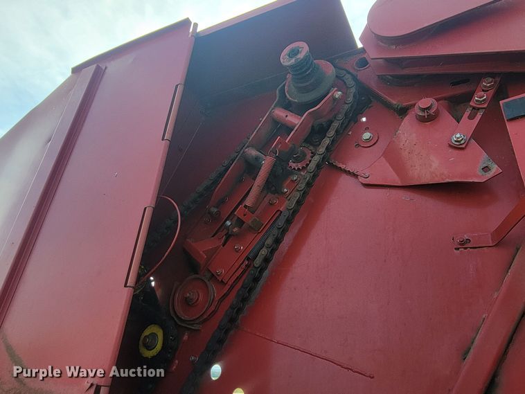 image for item KS9179 (2) New Holland 660 round baler