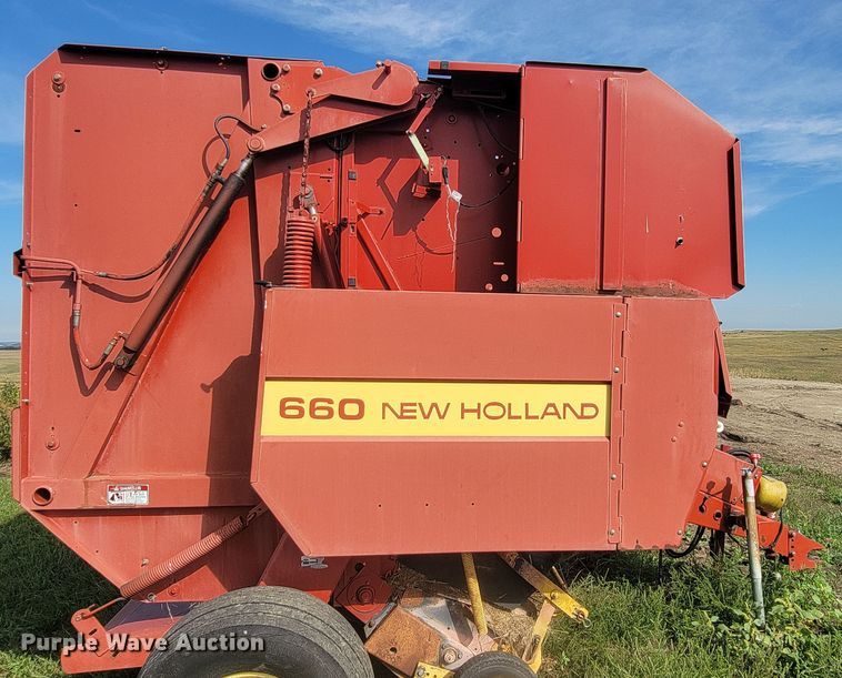image for item KS9179 (2) New Holland 660 round baler