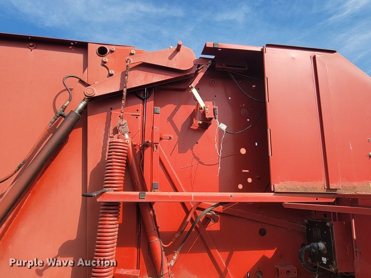 image for item KS9179 (2) New Holland 660 round baler