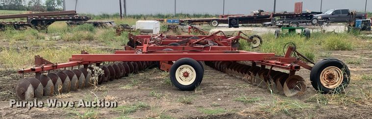 image for item LH9779 Case International HP3900  tandem disk