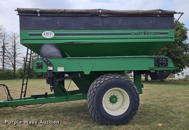 image for item LM9141 UFT 4765  grain cart