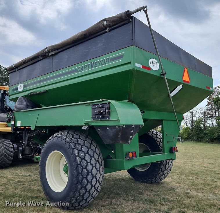 image for item LM9141 UFT 4765  grain cart