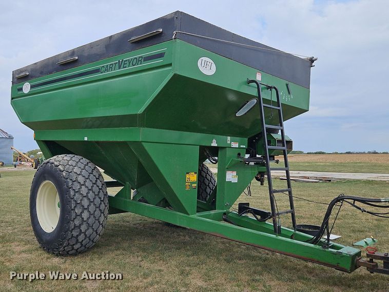 image for item LM9141 UFT 4765  grain cart