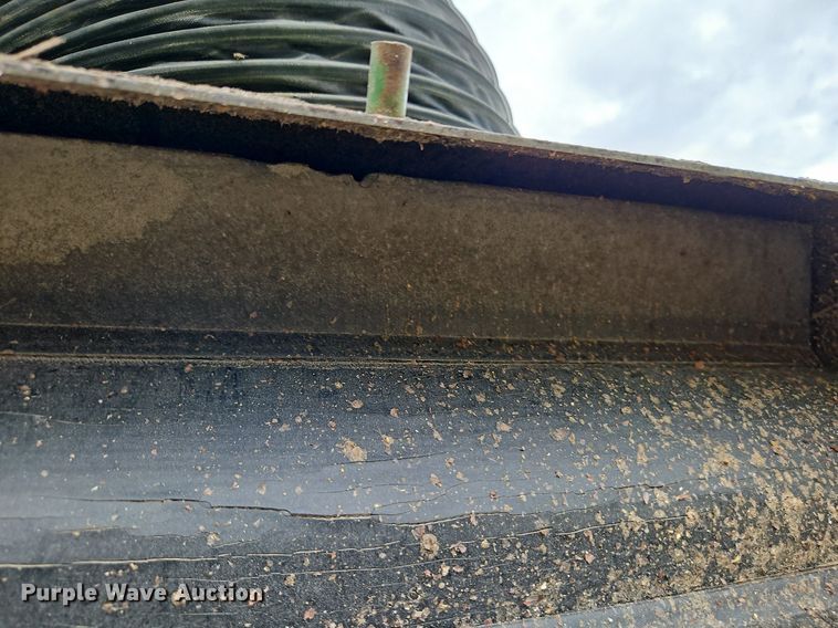 image for item LM9141 UFT 4765  grain cart