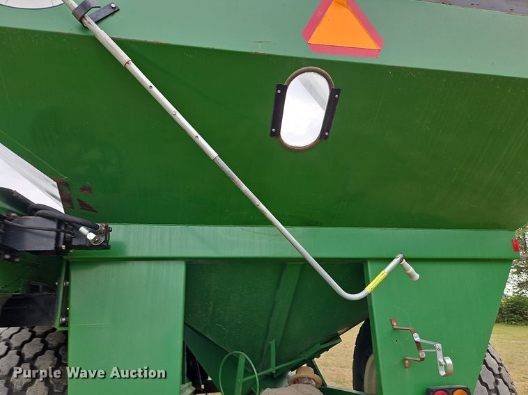 image for item LM9141 UFT 4765  grain cart