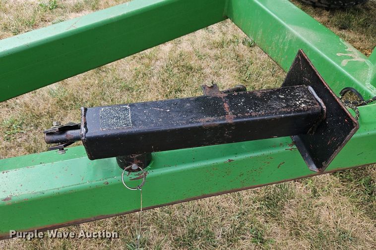 image for item LM9141 UFT 4765  grain cart