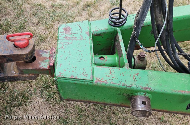 image for item LM9141 UFT 4765  grain cart