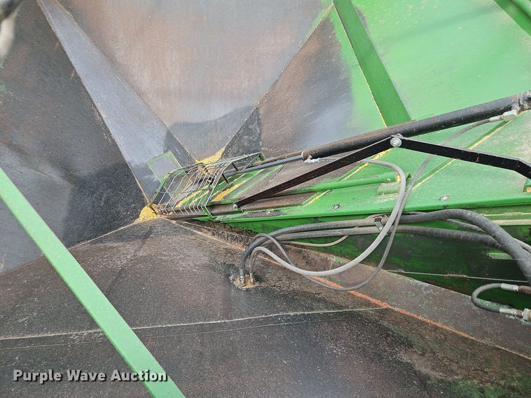 image for item LM9141 UFT 4765  grain cart