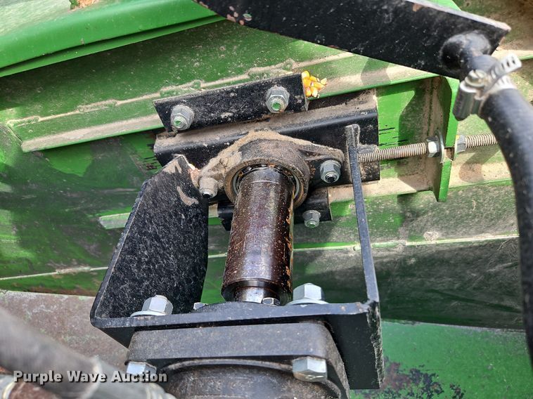 image for item LM9141 UFT 4765  grain cart