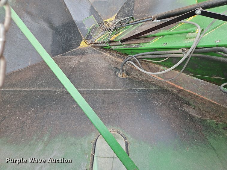 image for item LM9141 UFT 4765  grain cart