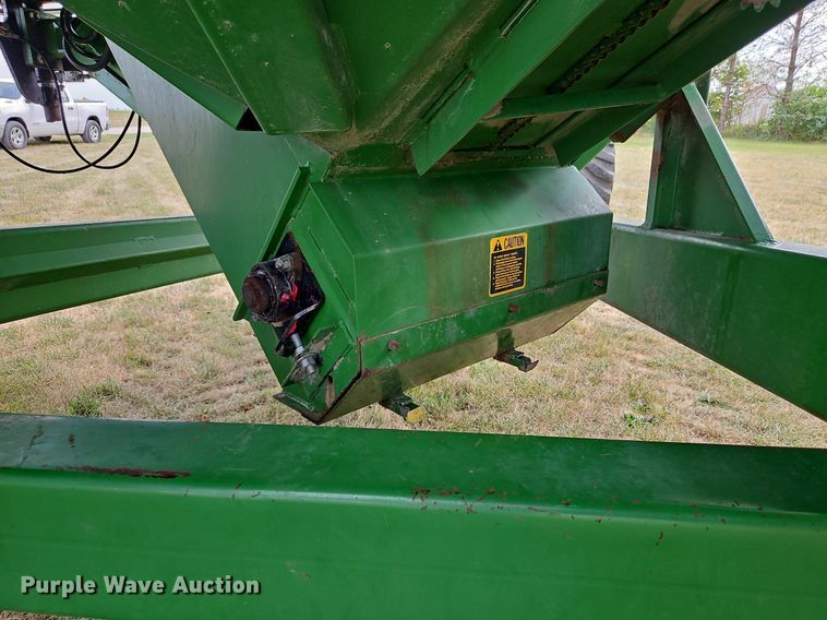 image for item LM9141 UFT 4765  grain cart