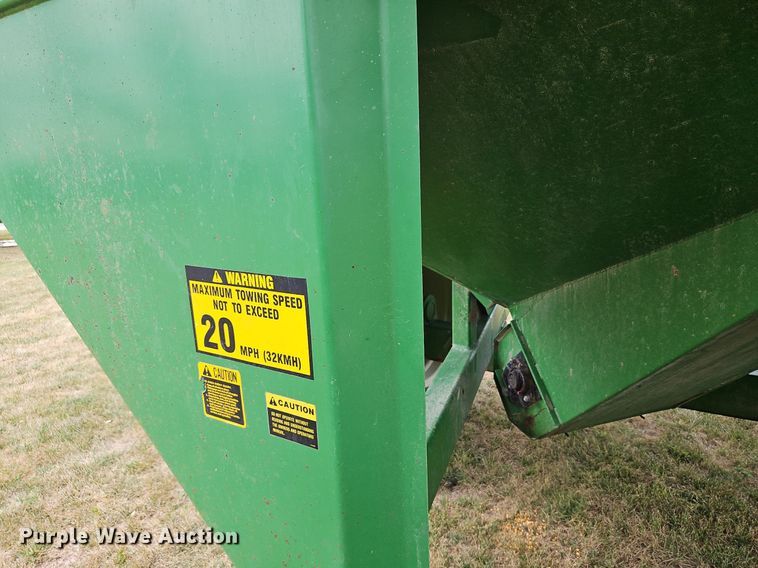 image for item LM9141 UFT 4765  grain cart