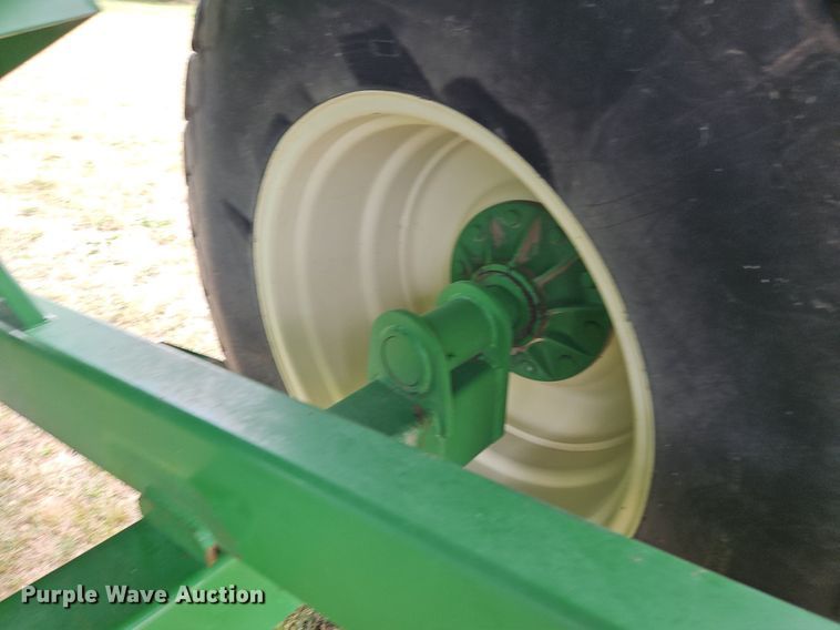 image for item LM9141 UFT 4765  grain cart