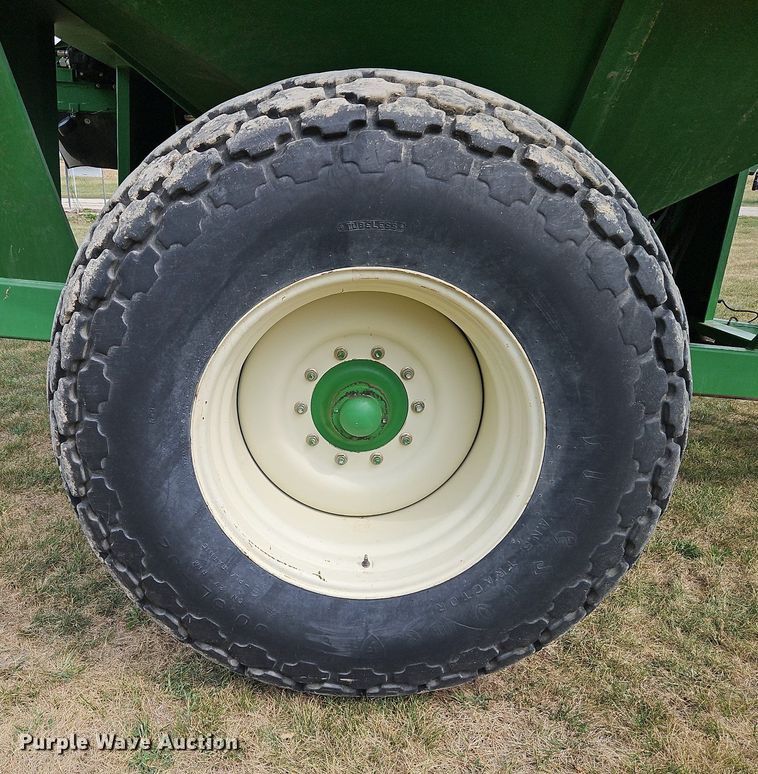 image for item LM9141 UFT 4765  grain cart