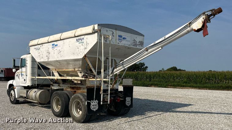 image for item MG9428 1992 Freightliner FLD  fertilizer delivery truck