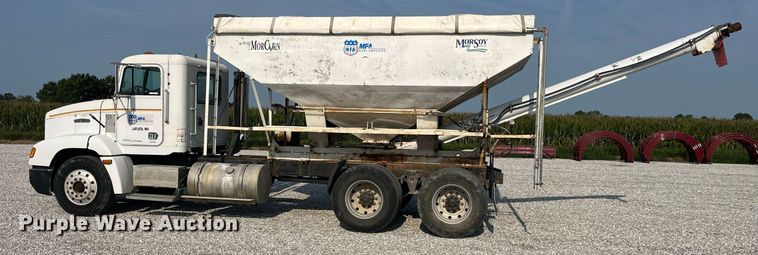 image for item MG9428 1992 Freightliner FLD  fertilizer delivery truck