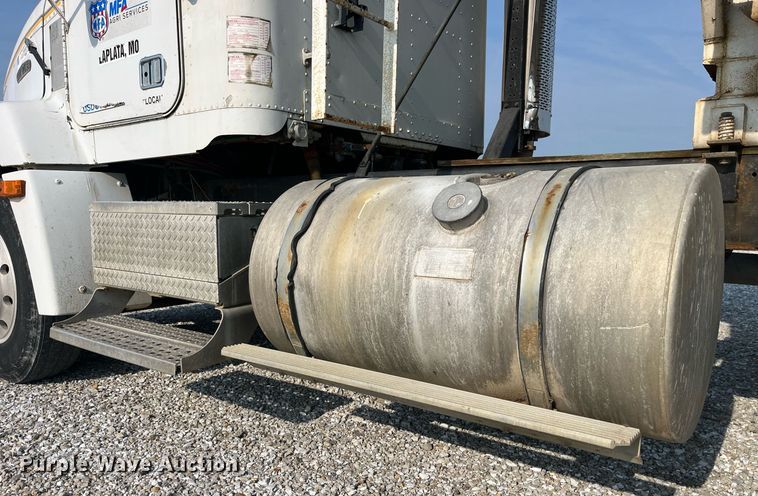 image for item MG9428 1992 Freightliner FLD  fertilizer delivery truck