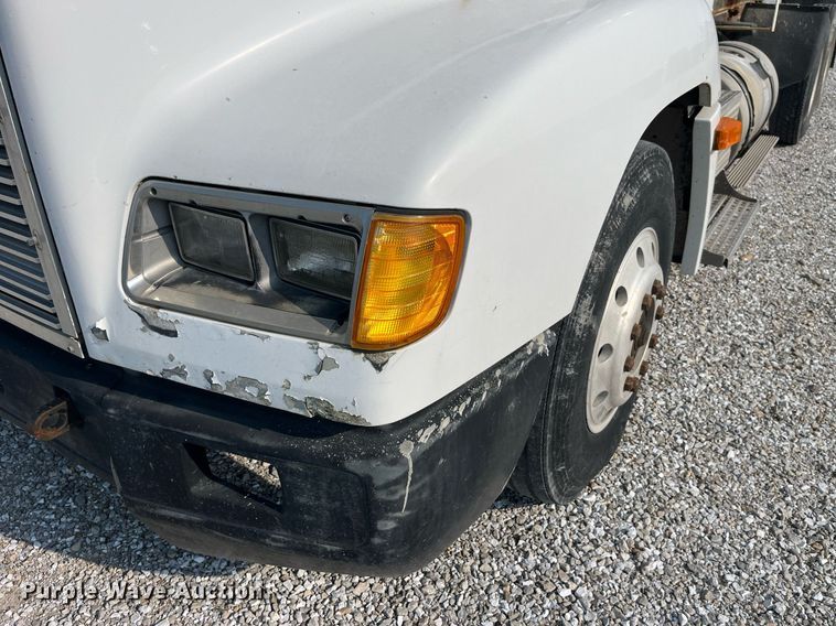 image for item MG9428 1992 Freightliner FLD  fertilizer delivery truck