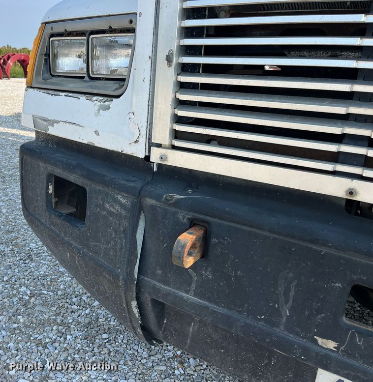 image for item MG9428 1992 Freightliner FLD  fertilizer delivery truck