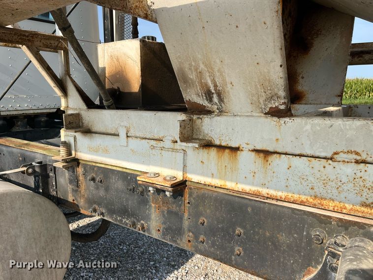 image for item MG9428 1992 Freightliner FLD  fertilizer delivery truck