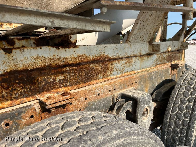 image for item MG9428 1992 Freightliner FLD  fertilizer delivery truck