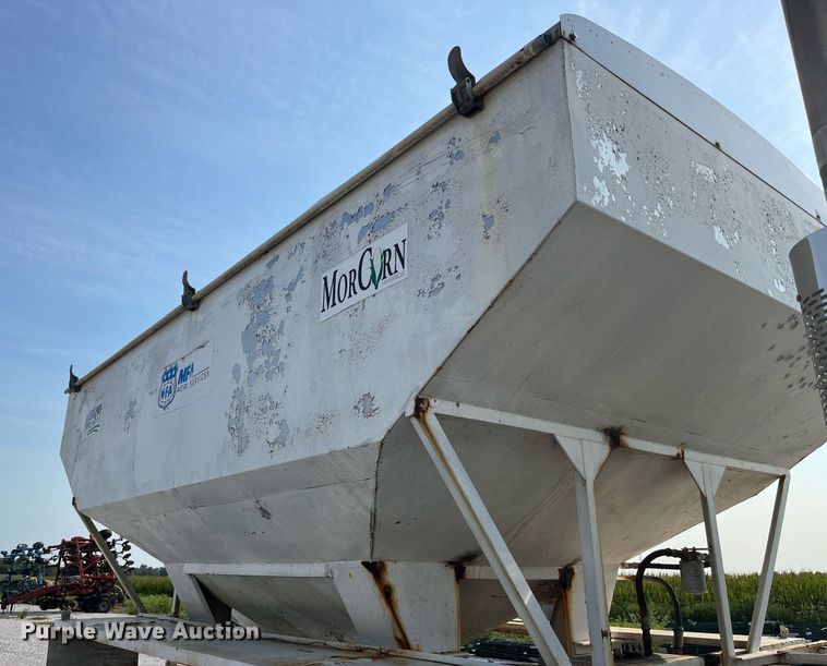 image for item MG9428 1992 Freightliner FLD  fertilizer delivery truck