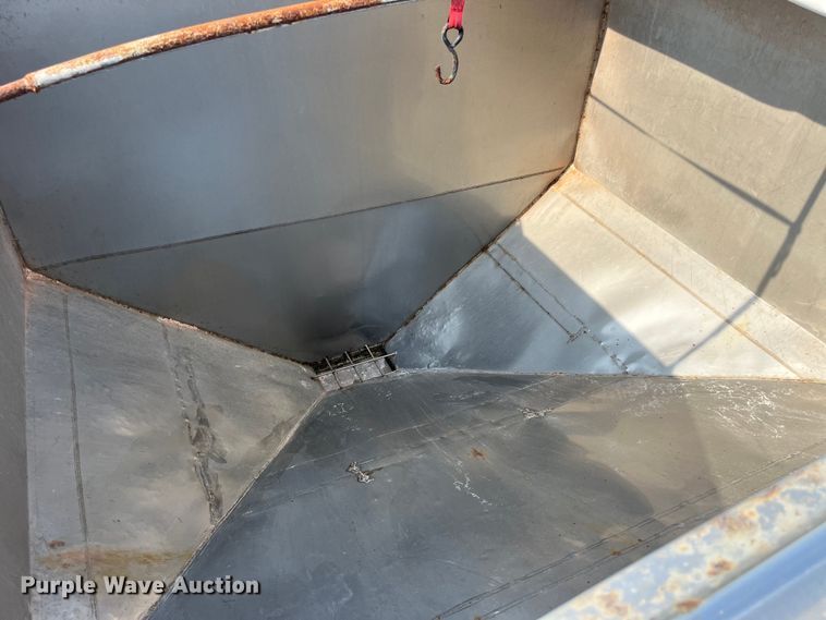 image for item MG9428 1992 Freightliner FLD  fertilizer delivery truck