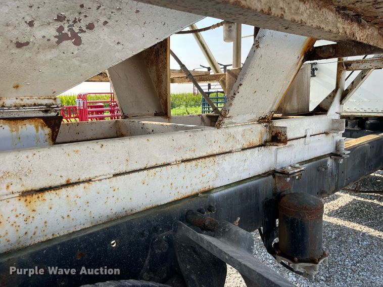 image for item MG9428 1992 Freightliner FLD  fertilizer delivery truck