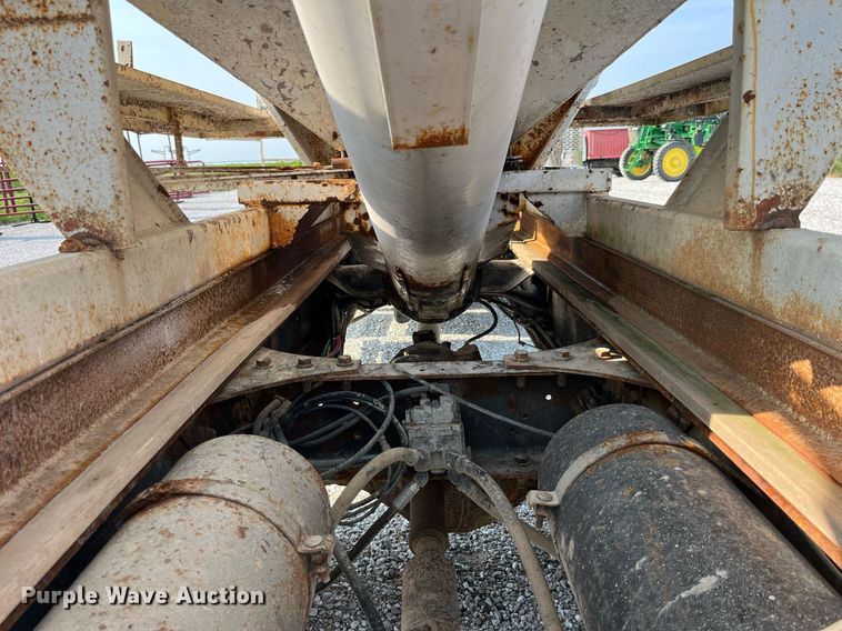 image for item MG9428 1992 Freightliner FLD  fertilizer delivery truck