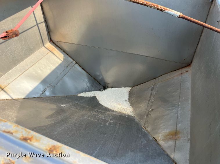 image for item MG9428 1992 Freightliner FLD  fertilizer delivery truck