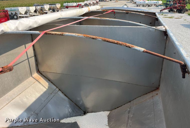 image for item MG9428 1992 Freightliner FLD  fertilizer delivery truck