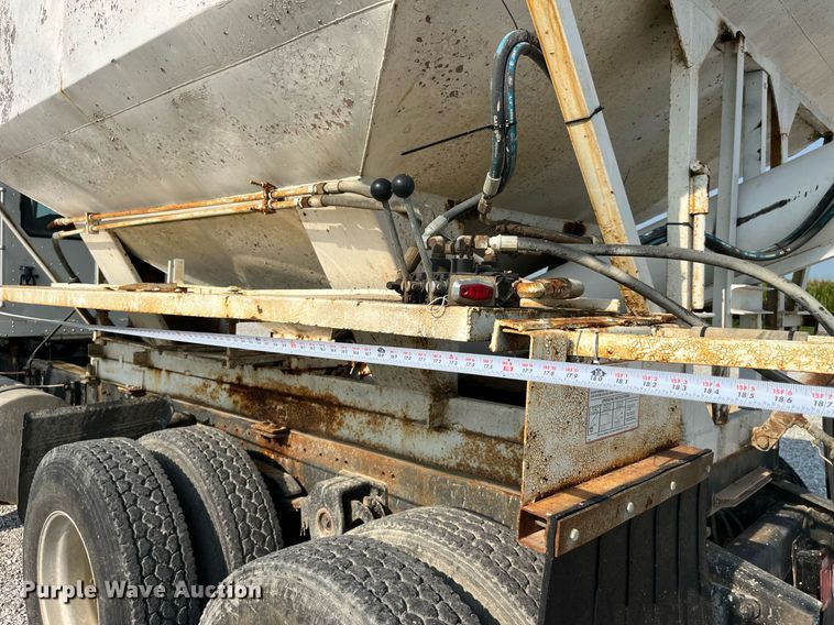 image for item MG9428 1992 Freightliner FLD  fertilizer delivery truck