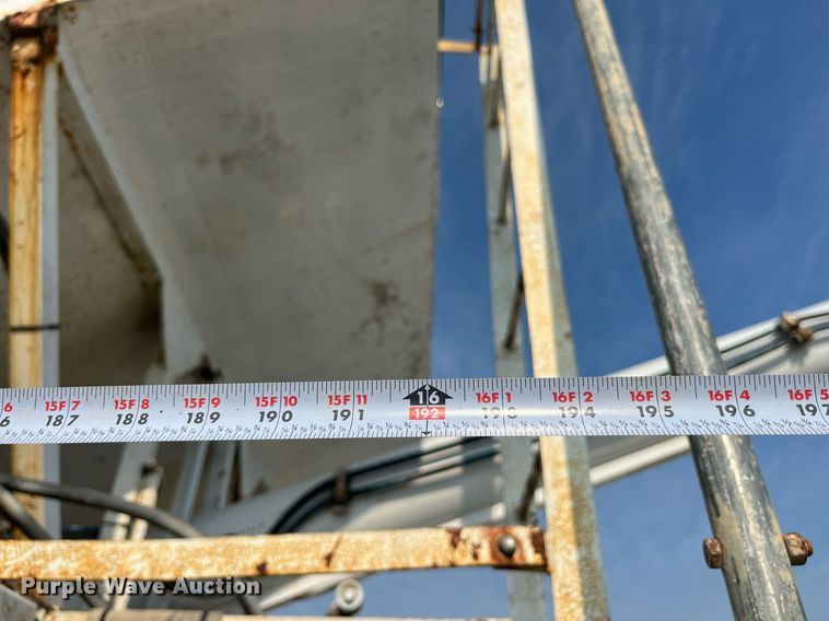 image for item MG9428 1992 Freightliner FLD  fertilizer delivery truck