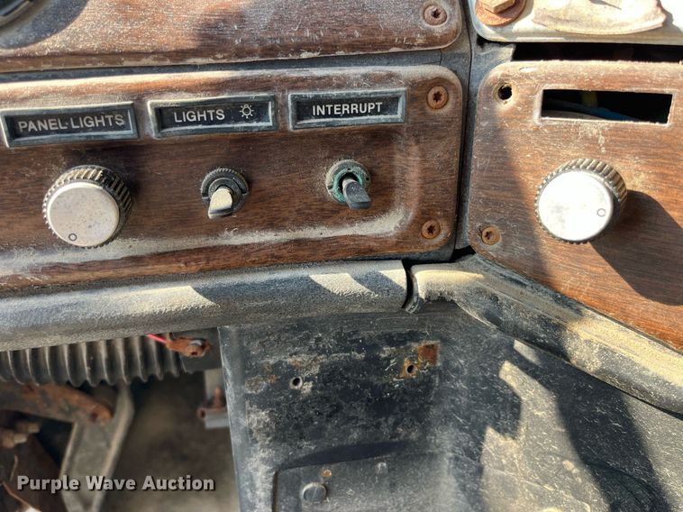 image for item MG9428 1992 Freightliner FLD  fertilizer delivery truck