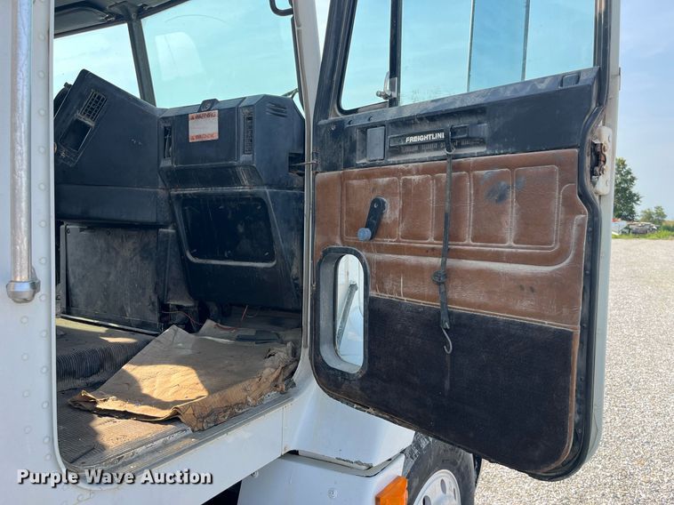 image for item MG9428 1992 Freightliner FLD  fertilizer delivery truck