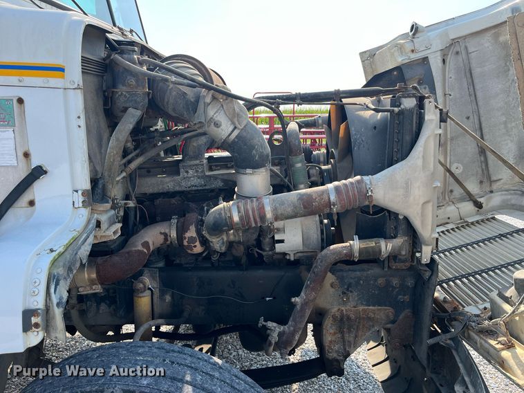 image for item MG9428 1992 Freightliner FLD  fertilizer delivery truck