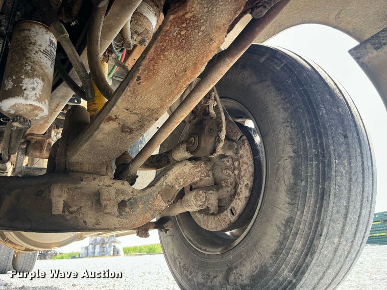 image for item MG9428 1992 Freightliner FLD  fertilizer delivery truck