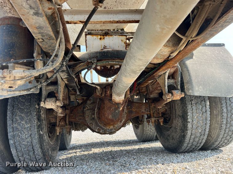 image for item MG9428 1992 Freightliner FLD  fertilizer delivery truck