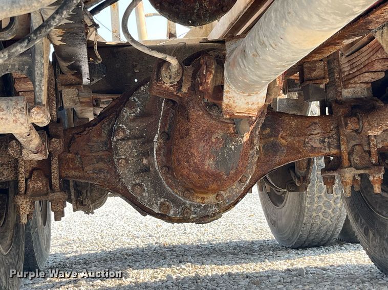 image for item MG9428 1992 Freightliner FLD  fertilizer delivery truck