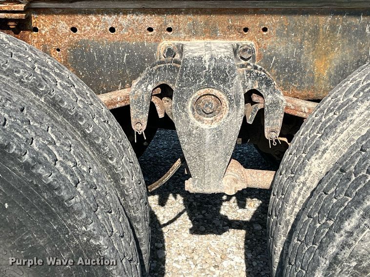 image for item MG9428 1992 Freightliner FLD  fertilizer delivery truck