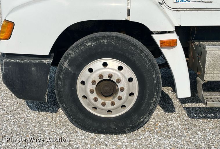 image for item MG9428 1992 Freightliner FLD  fertilizer delivery truck