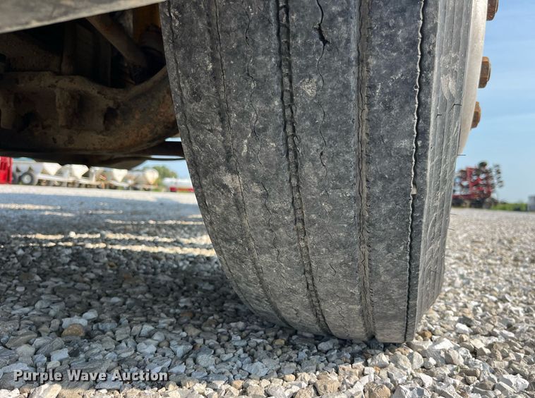 image for item MG9428 1992 Freightliner FLD  fertilizer delivery truck