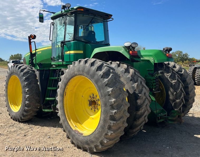 image for item MG9484 2011 John Deere 9230  4WD tractor