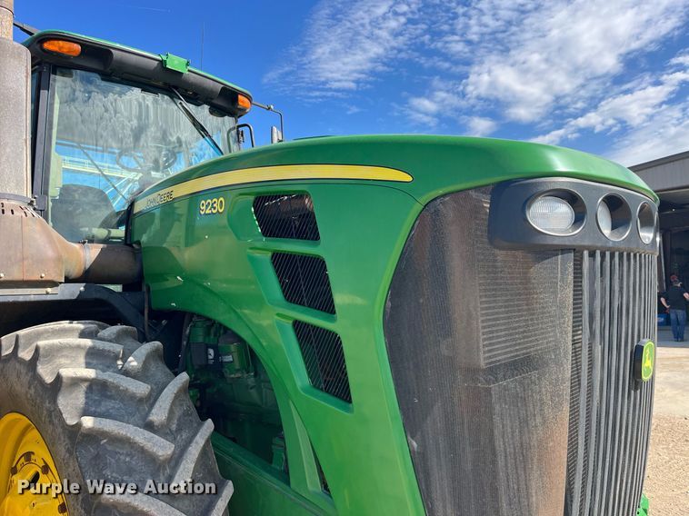 image for item MG9484 2011 John Deere 9230  4WD tractor