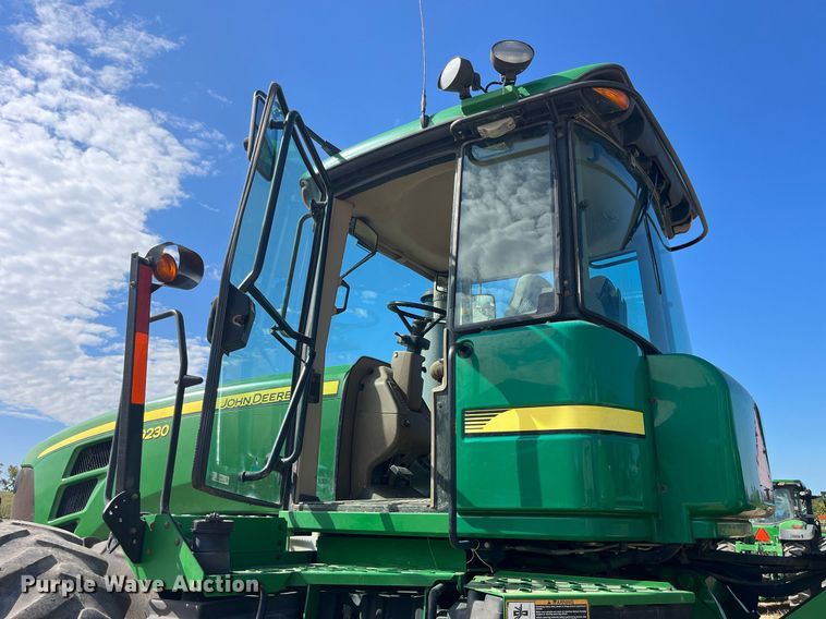 image for item MG9484 2011 John Deere 9230  4WD tractor