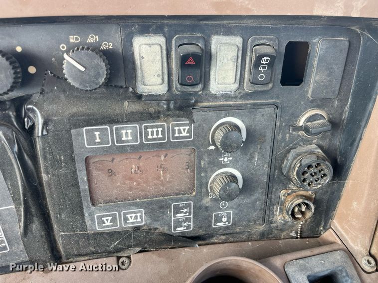 image for item MG9484 2011 John Deere 9230  4WD tractor