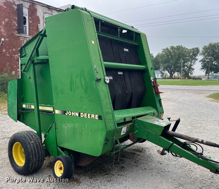 image for item MG9491 1993 John Deere 535  round baler