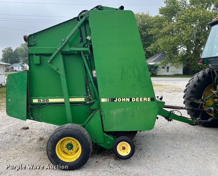 image for item MG9491 1993 John Deere 535  round baler