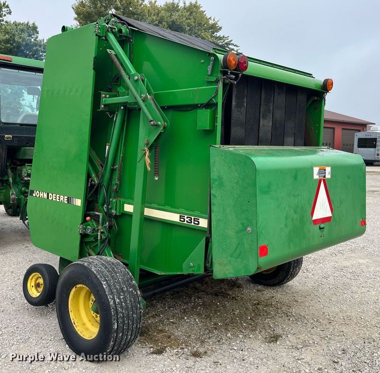 image for item MG9491 1993 John Deere 535  round baler