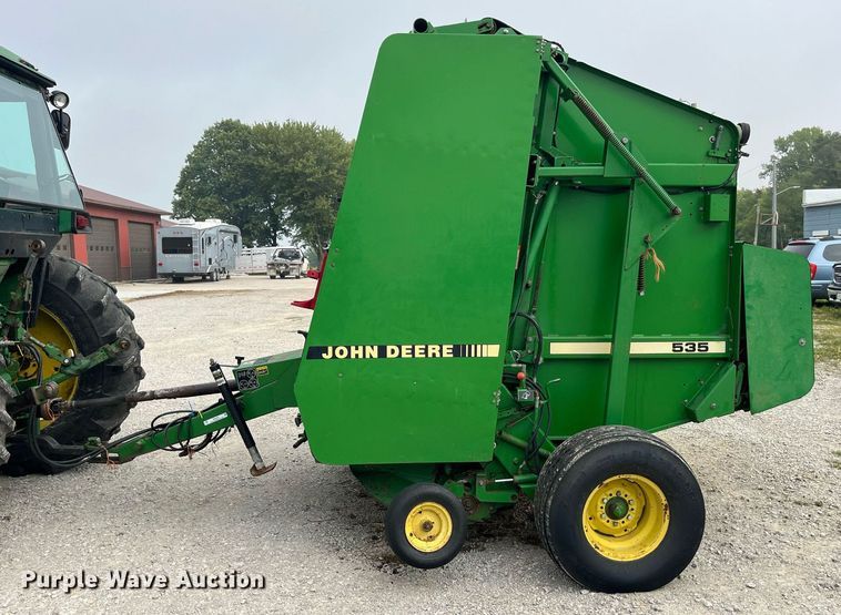 image for item MG9491 1993 John Deere 535  round baler